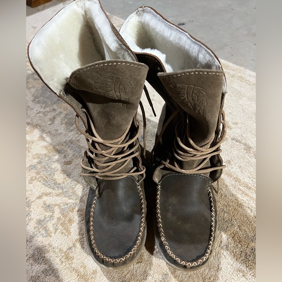 Men’s Laurentian Chief Sheepskin Lined Mukluks